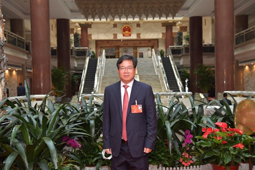 全国人大代表、贝达药业董事长丁列明